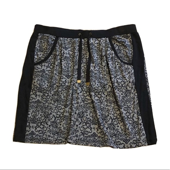 Victoria’s Secret floral pull on mini skir… - Picture 1 of 10